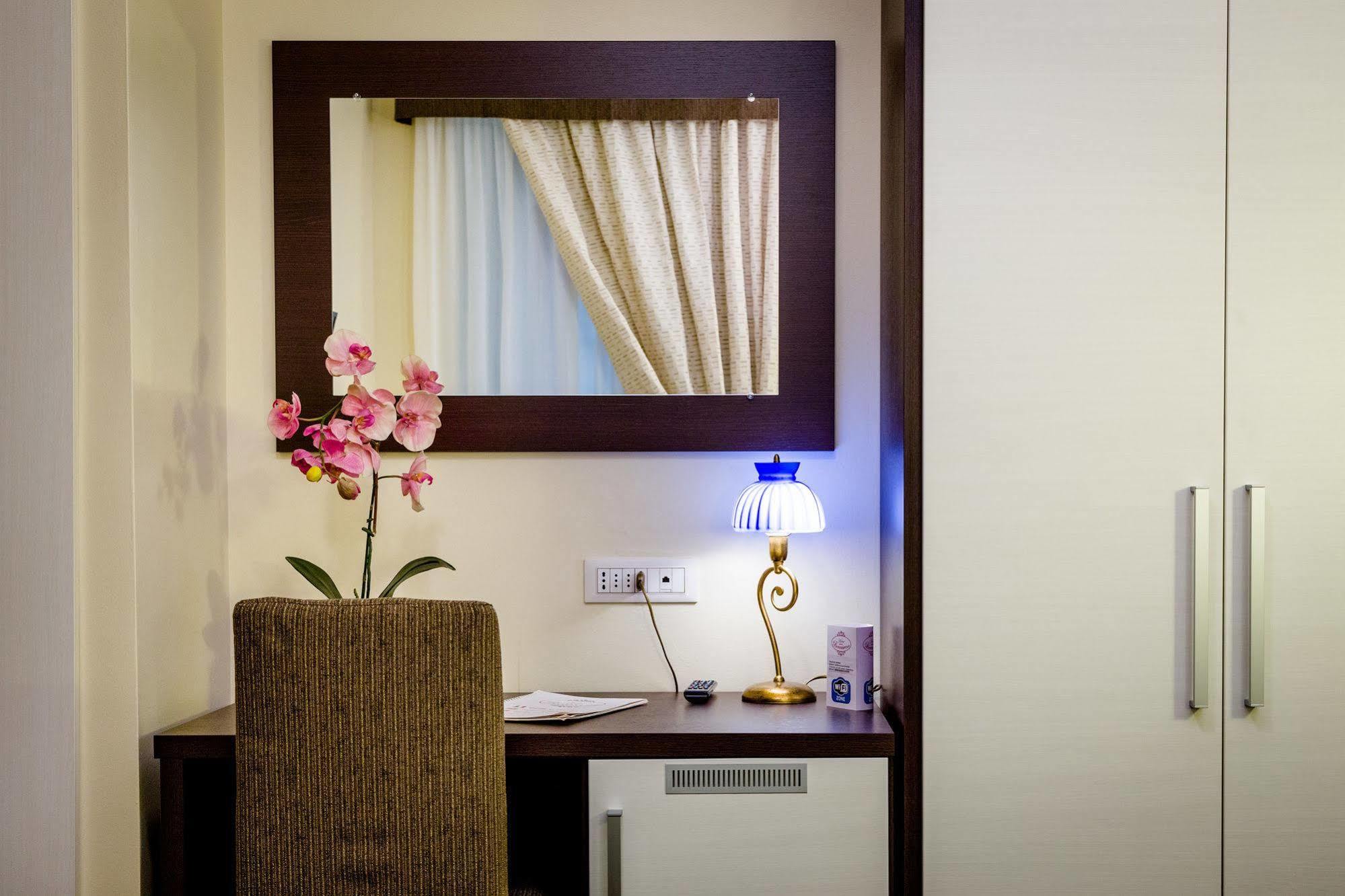 Hotel Boccascena Genoa Luaran gambar